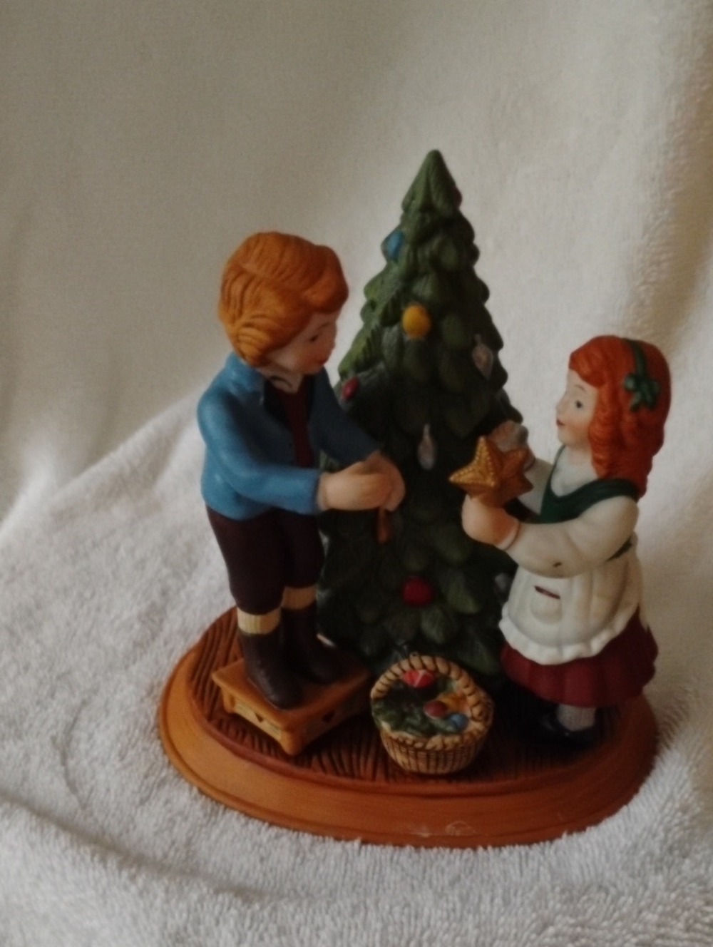 Vintage Avon "Keeping The Christmas Tradition" 1982